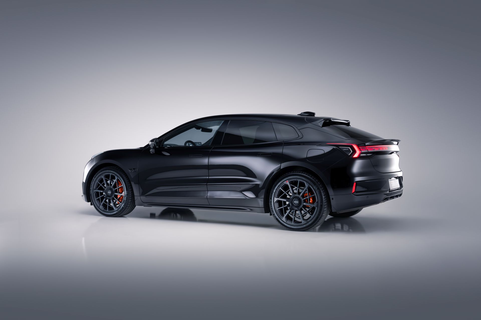 Το Zeekr 001 Sport Edition με 544 PS ήρθε στην Ευρώπη