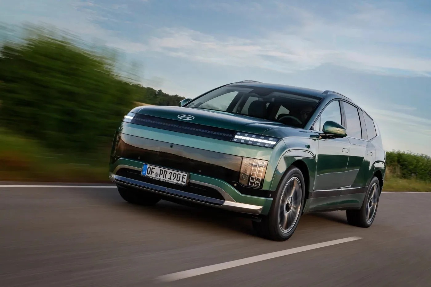 Οδηγώντας το νέο Hyundai Ioniq 9