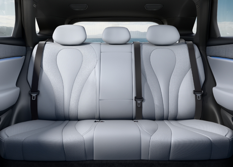 Η Tesla μόλις απόκτησε δυνατό αντίπαλο: Γνωρίστε το νέο Sealion 06 της BYD