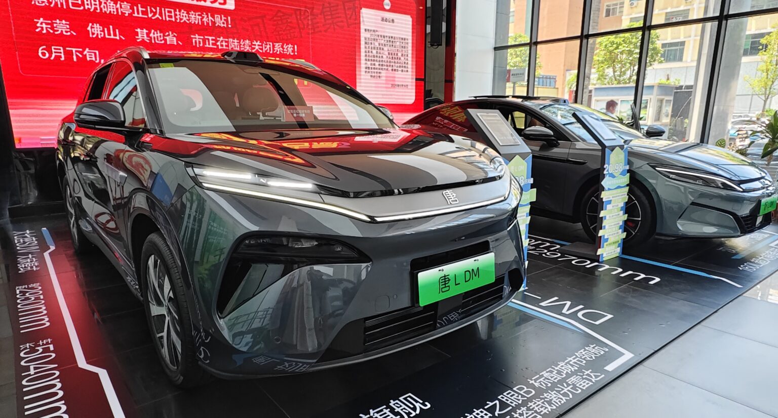 Κινέζικος εμφύλιος: BYD Tang L vs Xiaomi YU7 - Ποιός κερδίζει την παρτίδα;