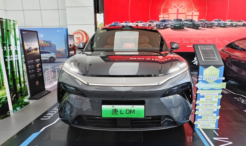 Κινέζικος εμφύλιος: BYD Tang L vs Xiaomi YU7 - Ποιός κερδίζει την παρτίδα;