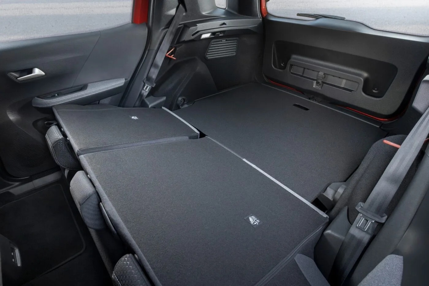 Το νέο ηλεκτρικό Frontera Extended Range της Opel, καλύπτει αυτονομία 408 χλμ.