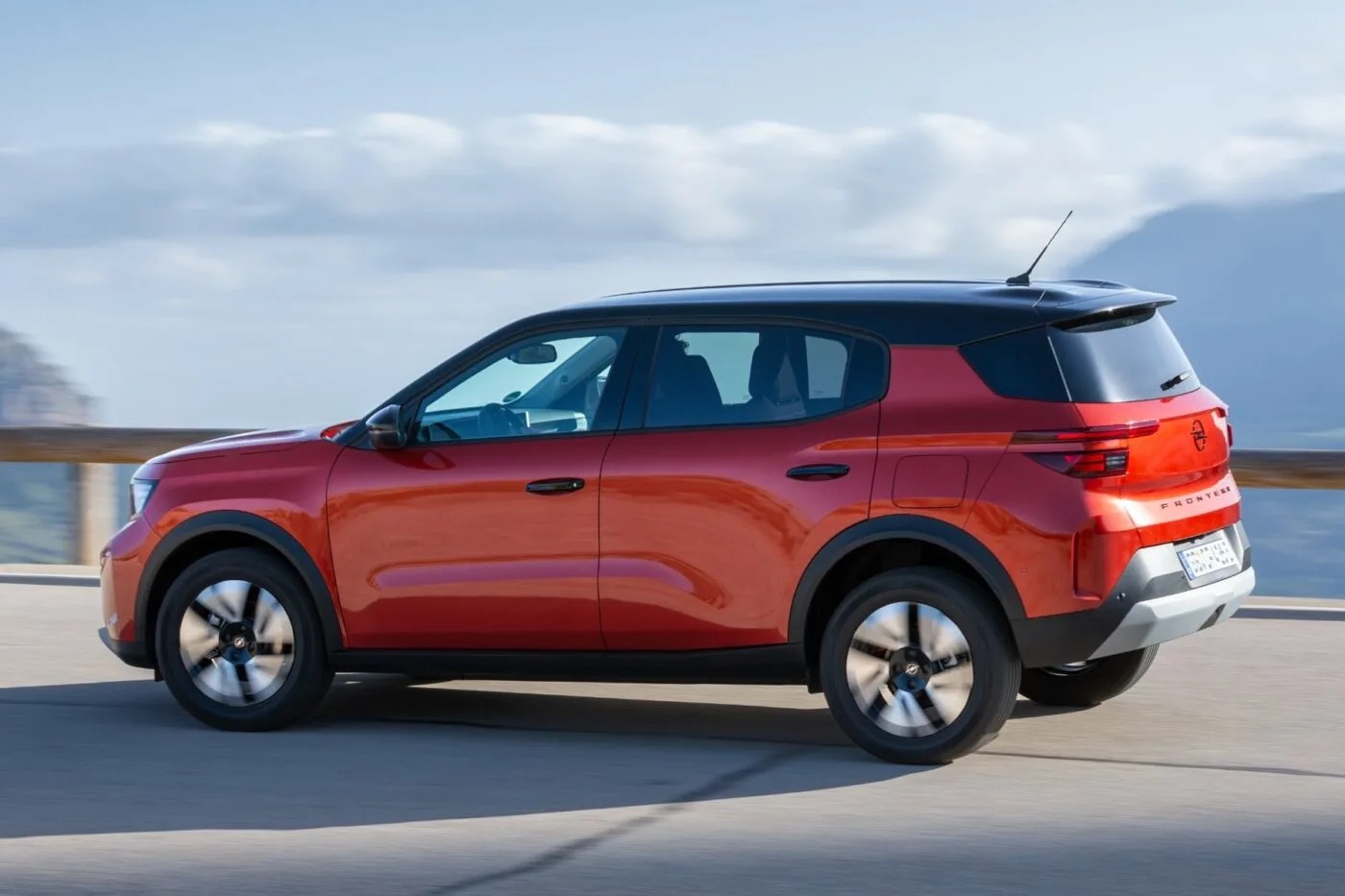 Το νέο ηλεκτρικό Frontera Extended Range της Opel, καλύπτει αυτονομία 408 χλμ.