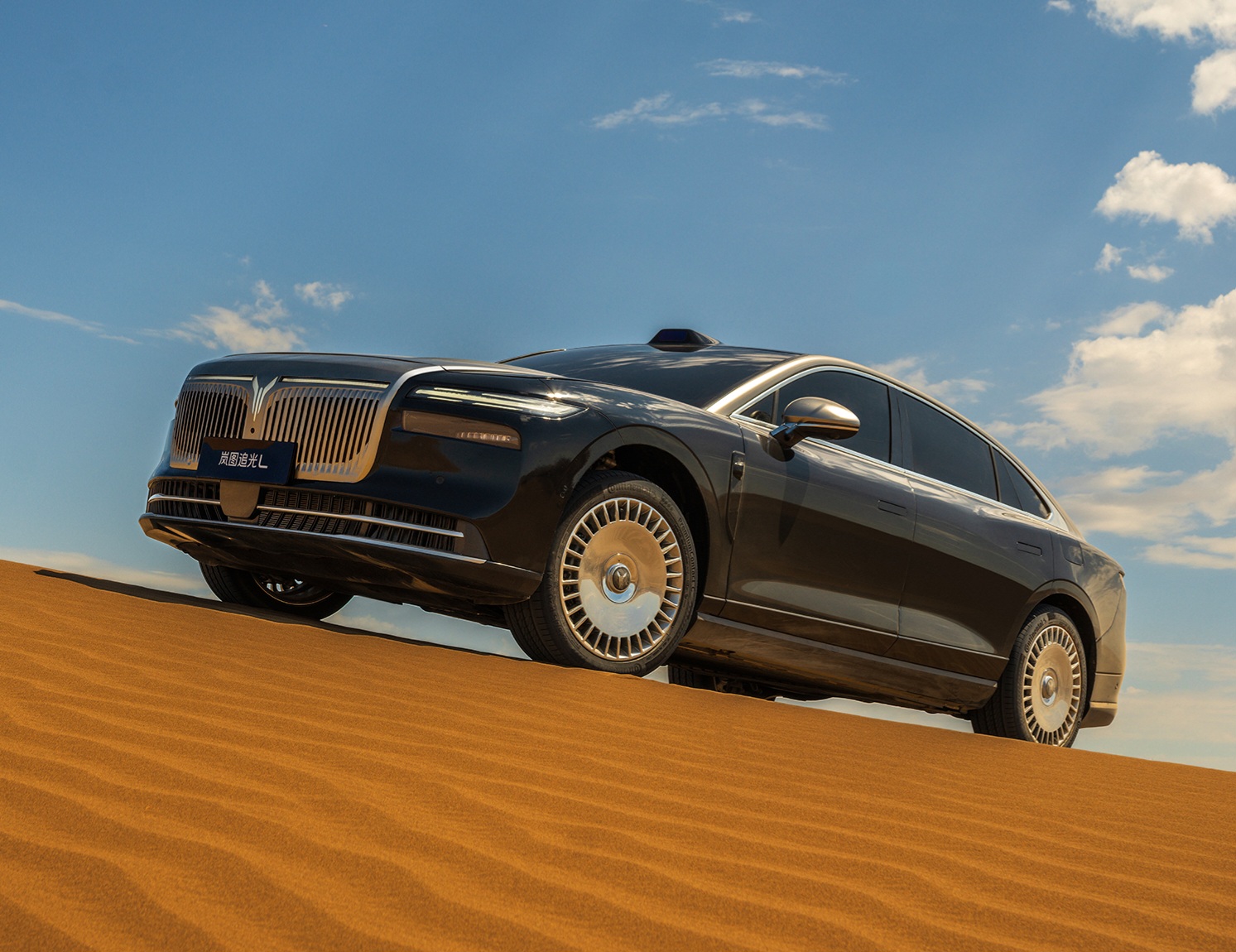 Voyah Passion L: Το νέο plug-in hybrid sedan με 657 ίππους και αυτονομία 300+ km