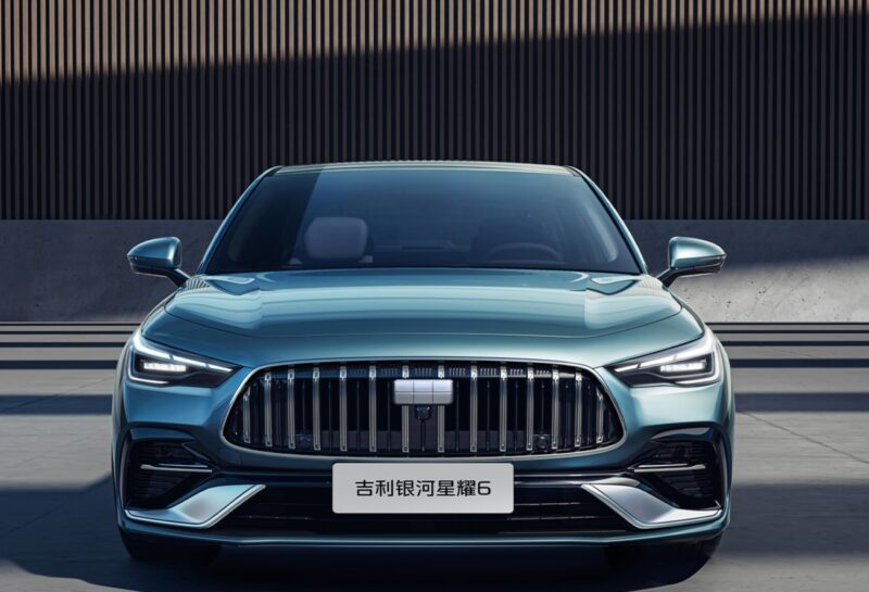 Geely Galaxy Starshine 6: Το νέο υβριδικό sedan που απειλεί να ανατρέψει την αγορά με ηλεκτρική αυτονομία έως 100 km!
