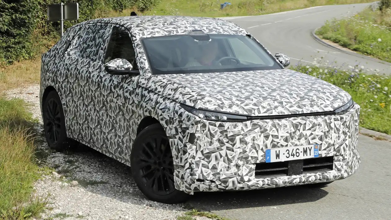 Έρχεται το ηλεκτρικό DS Automobiles No7, που θα φέρει ανατροπές στην premium κατηγορία