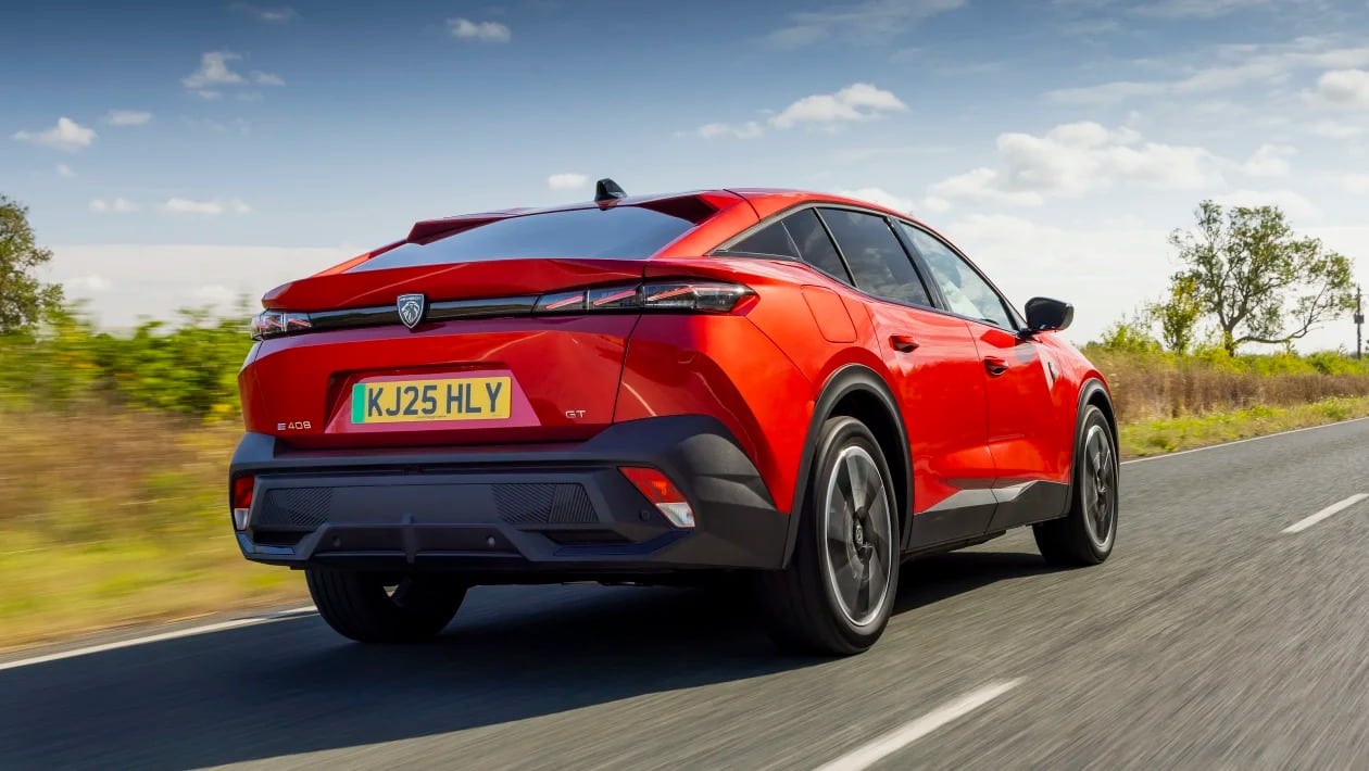 Peugeot E-408: Το ηλεκτρικό που ανατρέπει τα δεδομένα – Ισχυρότερο, κομψότερο και φθηνότερο από τα υβριδικά!