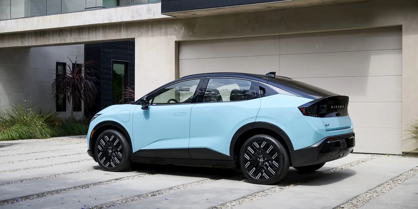 Nissan LEAF 2026: Νέο ηλεκτρικό SUV με 480km αυτονομία, ταχεία φόρτιση και πρόσβαση σε Tesla Superchargers