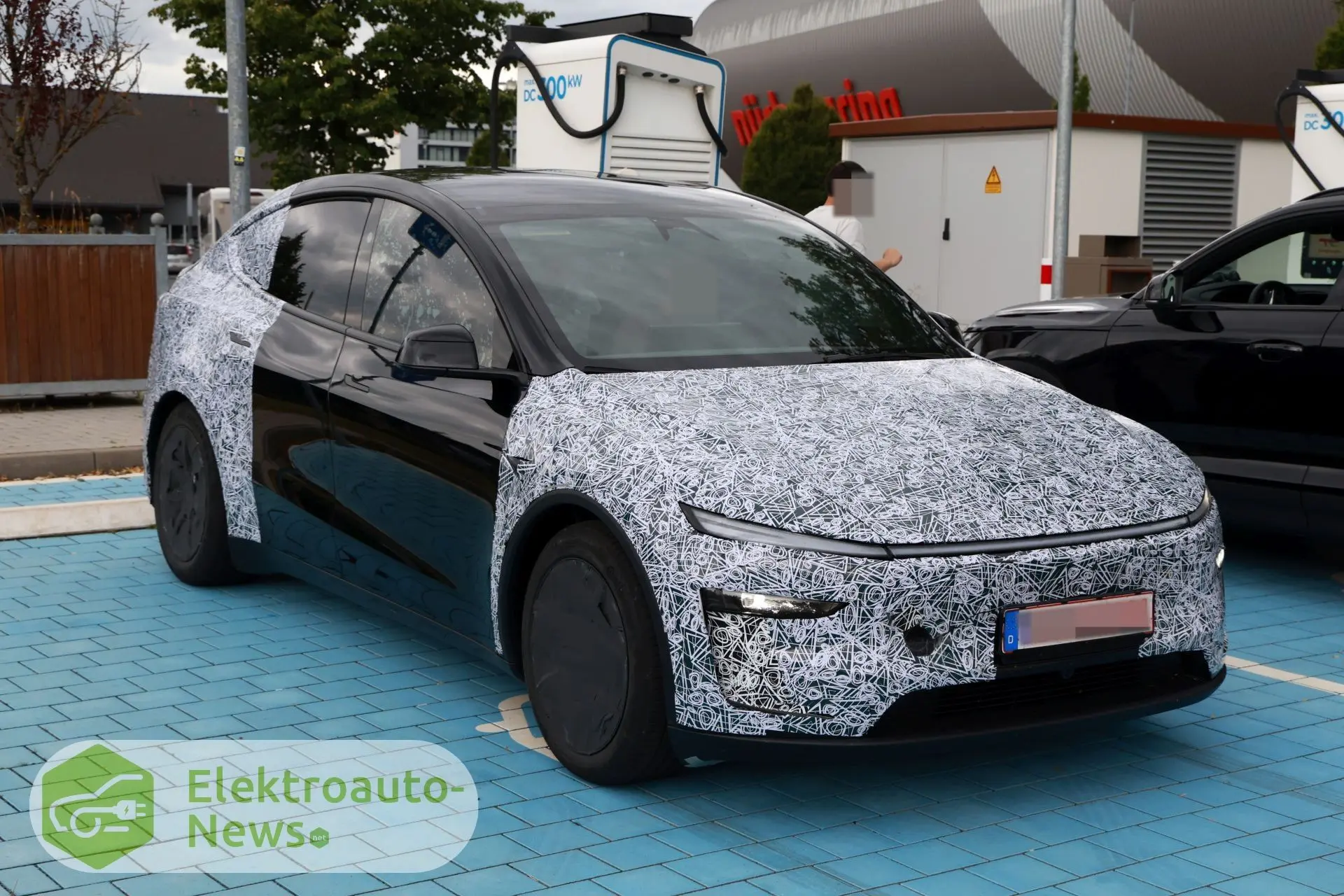 Εντοπίστηκε νέο πρωτότυπο Tesla Model Y Performance