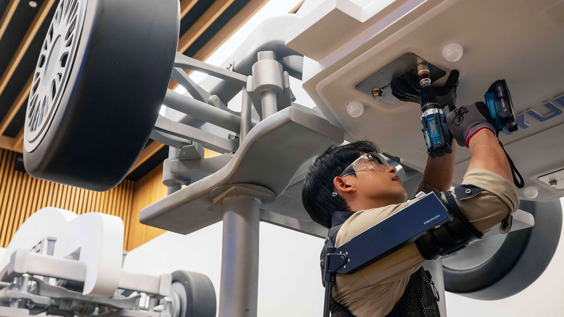 Η Hyundai ξεκίνησε τη διάθεση του γιλέκου ρομπότ «X-ble Shoulder»