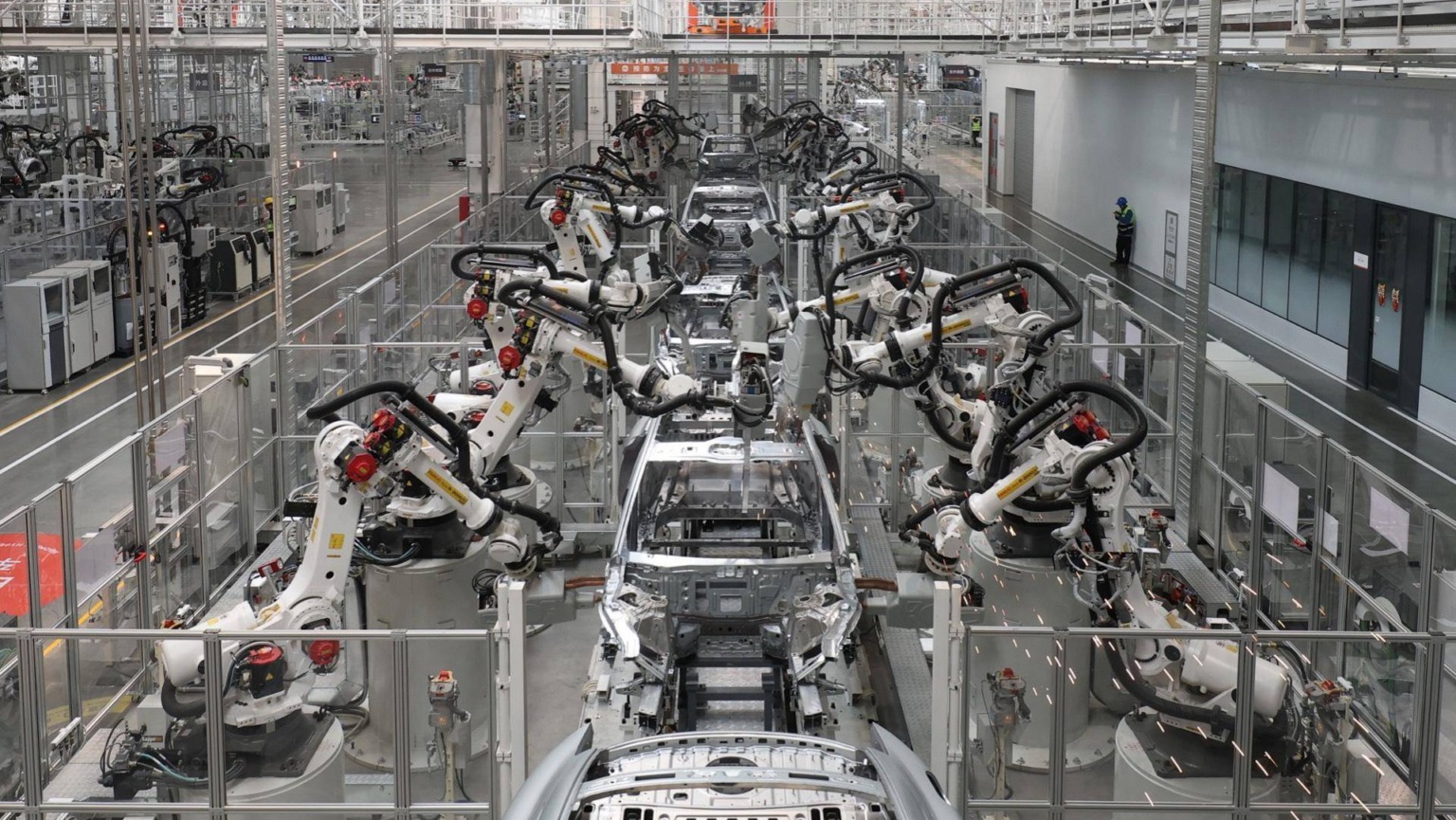 200.000 παραγγελίες σε τρία λεπτά! - Το εργοστάσιο παράγει… αλλά όχι αρκετά