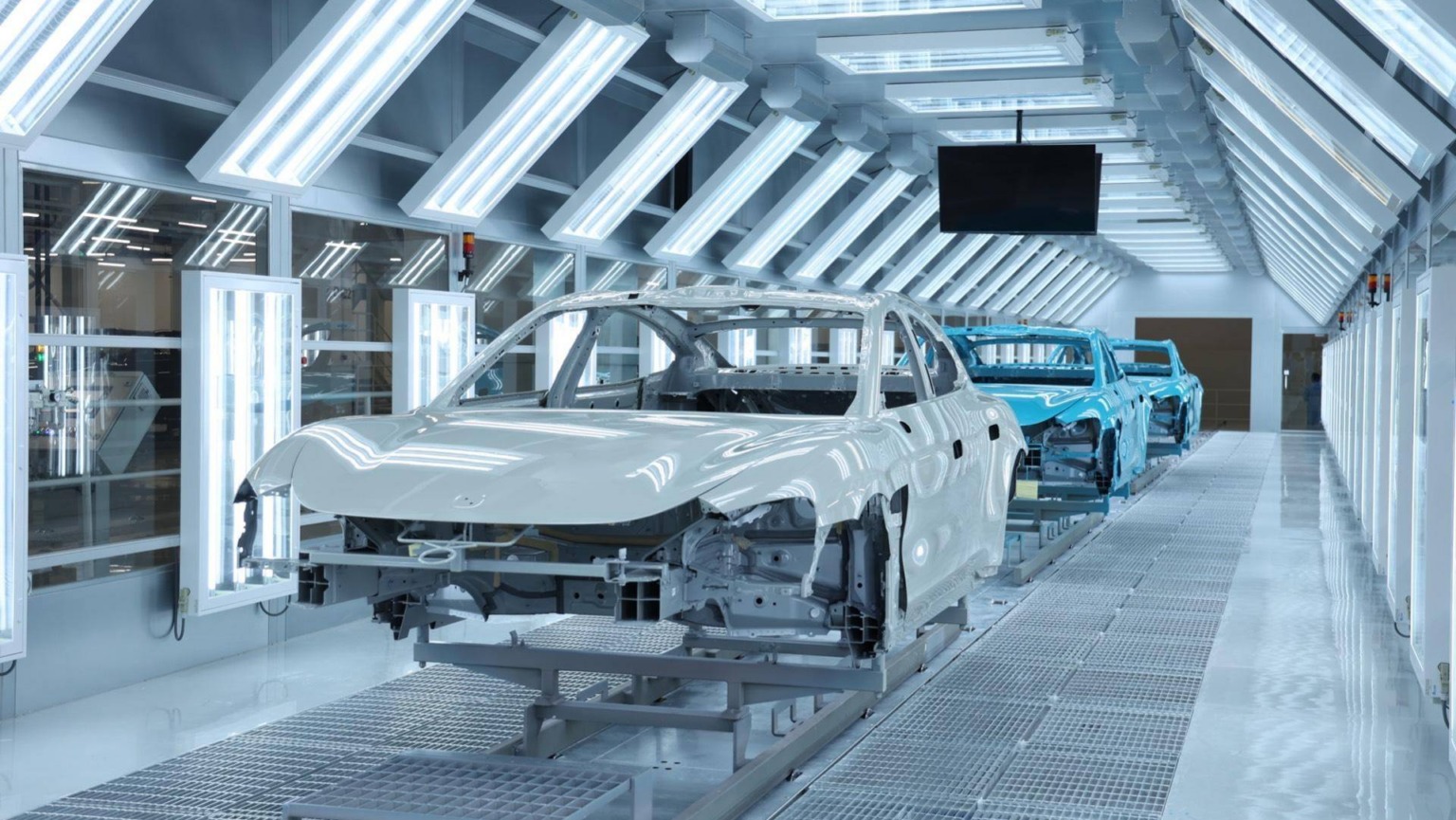 200.000 παραγγελίες σε τρία λεπτά! - Το εργοστάσιο παράγει… αλλά όχι αρκετά