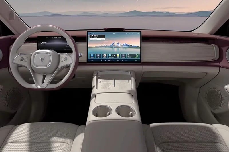 Voyah Courage 2025 - Το ηλεκτρικό SUV που φορτίζει 500 χλμ. σε 15 λεπτά!