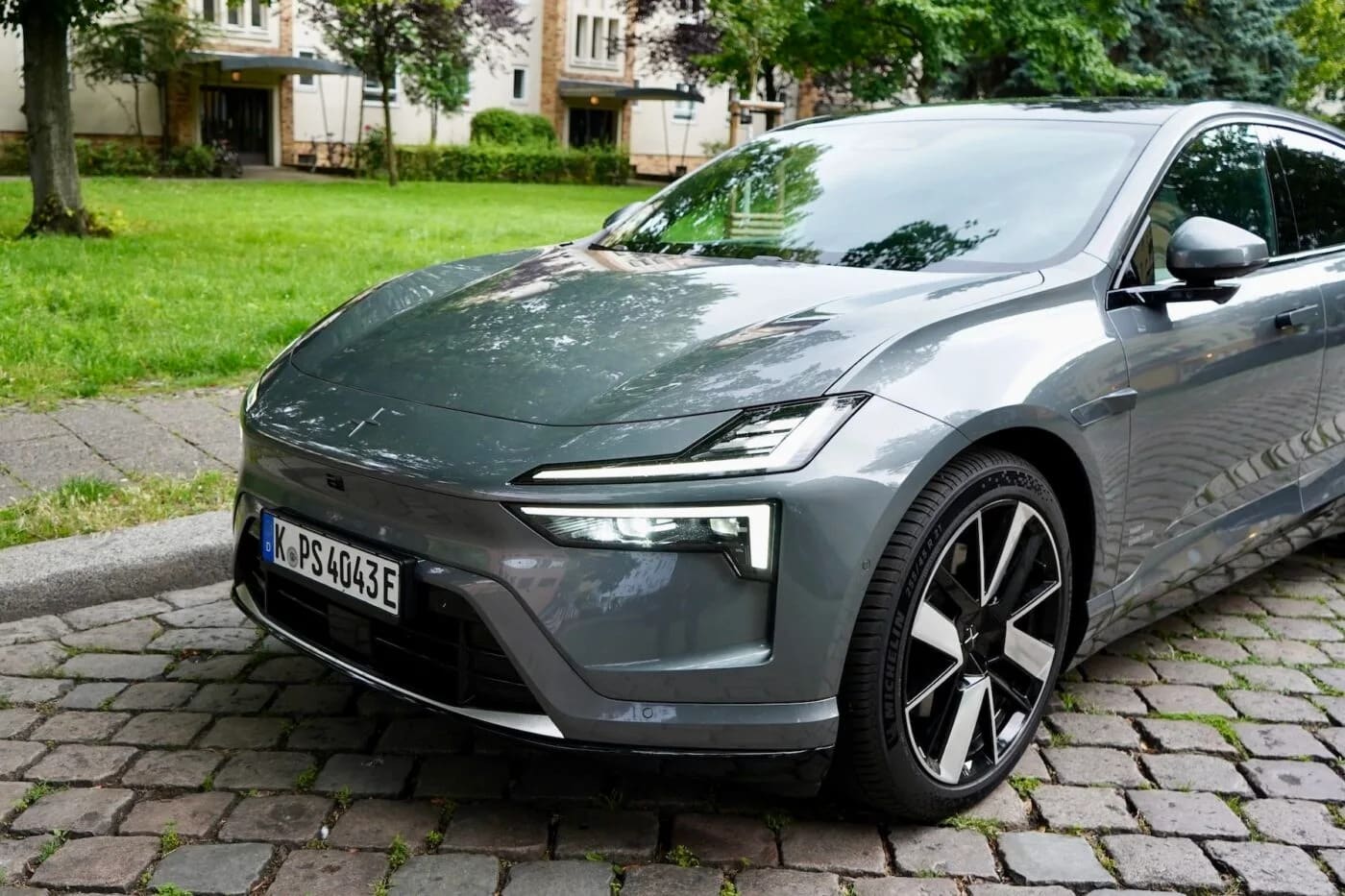 Polestar 4: Ένα «διαστημικό» crossover που διχάζει με την τεχνολογία του