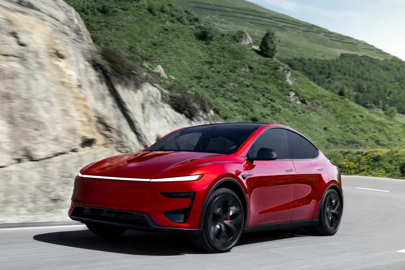 Η Tesla λανσάρει το νέο Model Y Performance στην Ευρώπη με αναβαθμίσεις που ανεβάζουν τον πήχη