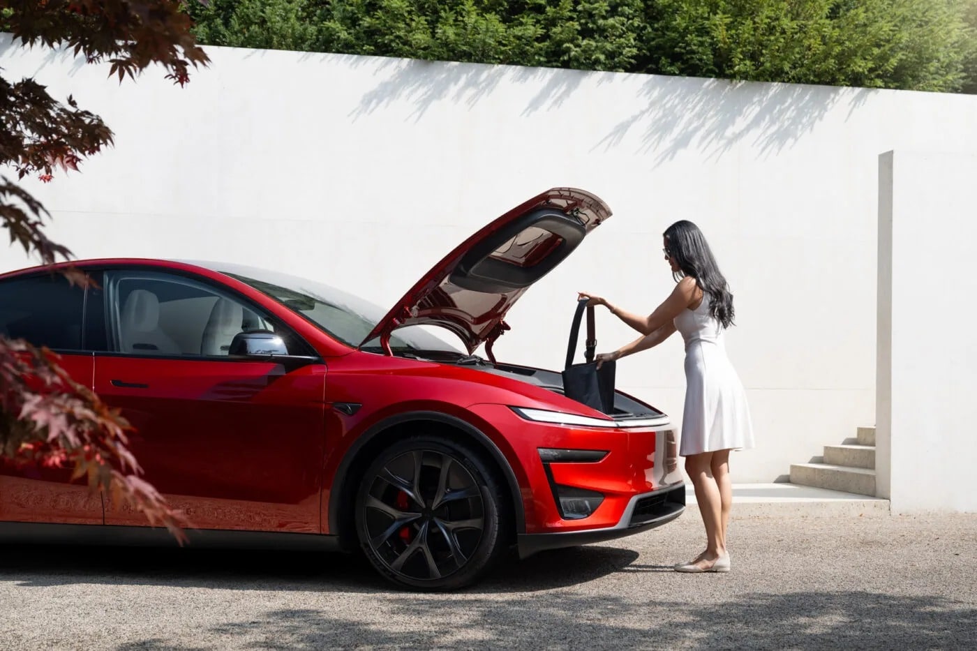 Η Tesla λανσάρει το νέο Model Y Performance στην Ευρώπη με αναβαθμίσεις που ανεβάζουν τον πήχη