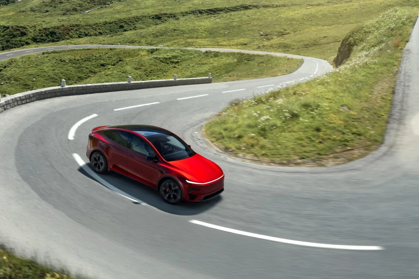 Η Tesla λανσάρει το νέο Model Y Performance στην Ευρώπη με αναβαθμίσεις που ανεβάζουν τον πήχη