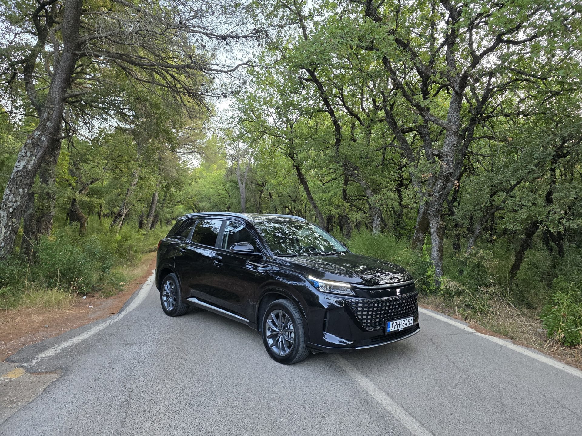 Δοκιμή DFSK E5 DE-i PHEV: Ένα plug-in που… «καίει» το άγχος αυτονομίας