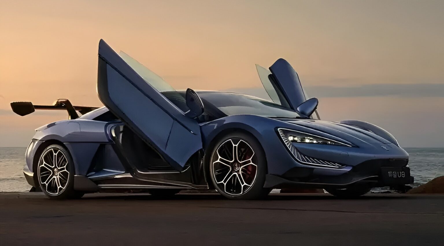 Η BYD «ρίχνει» κεφάλαια-μαμούθ: Τριπλασιάζει την οικονομική της ισχύ και βάζει πλώρη για παγκόσμια κυριαρχία!