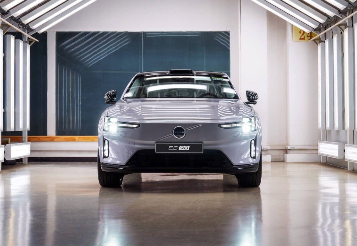 Η Volvo ξεκινά την παραγωγή του νέου αμιγώς ηλεκτρικού Volvo ES90 [video]