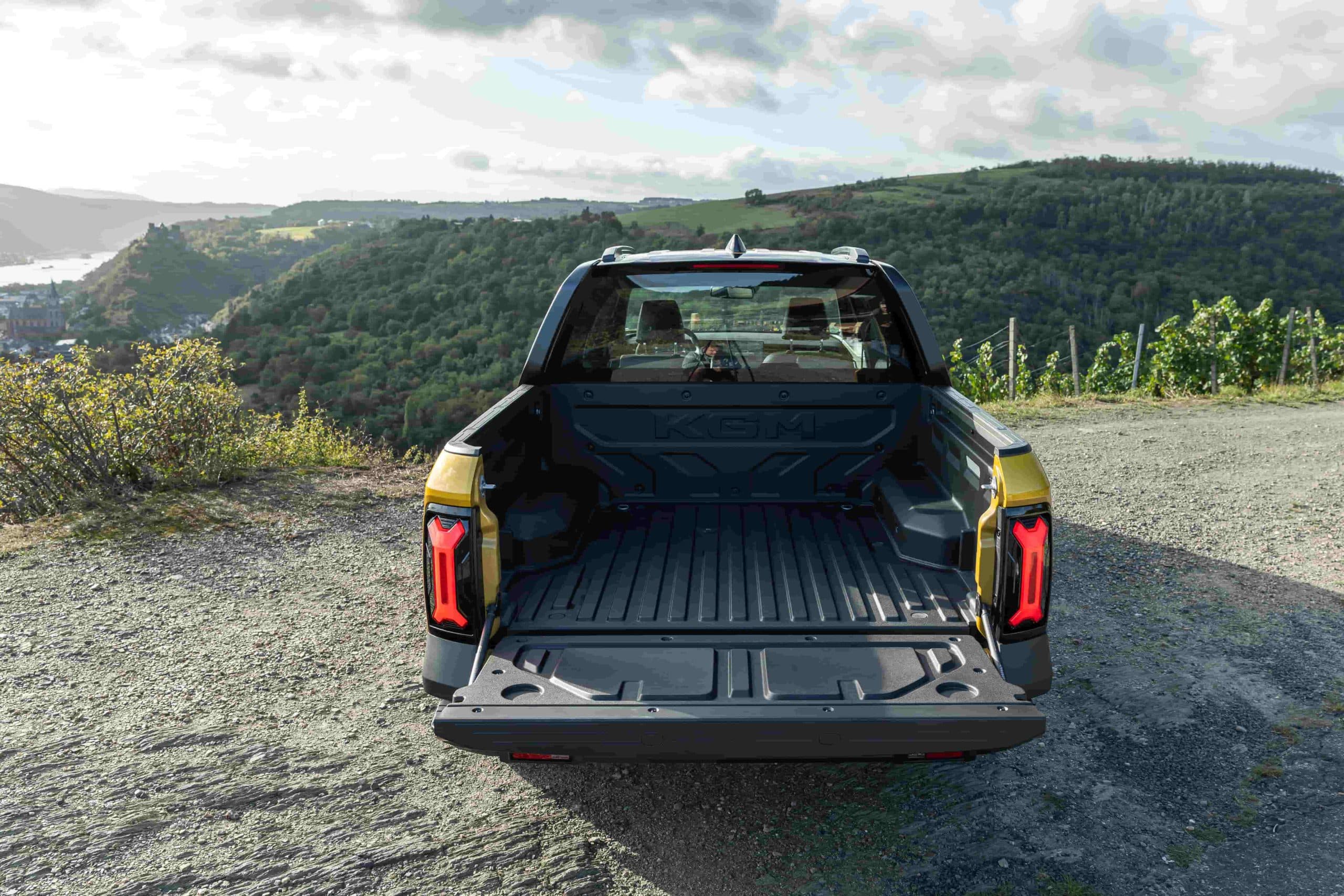 Η KGM παρουσιάζει το νέο πανίσχυρο Musso EV - Πότε έρχεται Ελλάδα