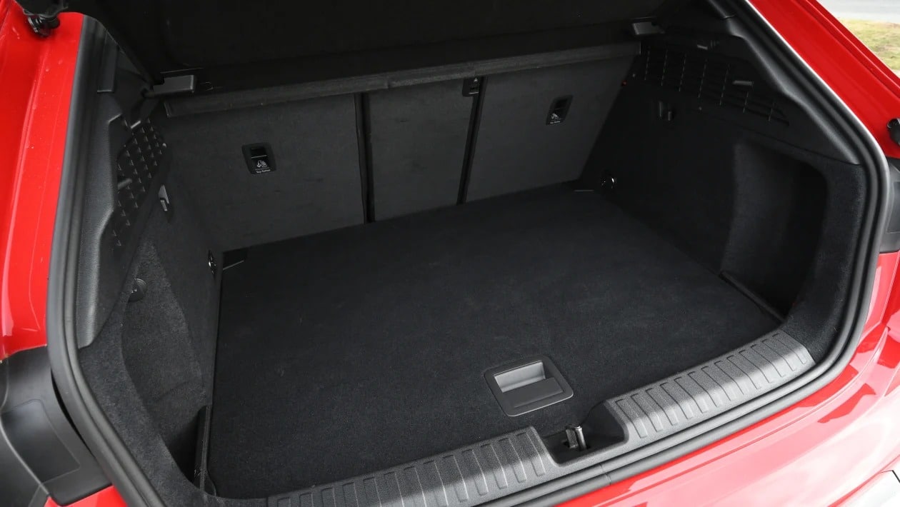 Honda Civic Type R Ultimate Edition vs Audi RS 3: Ποιο είναι το απόλυτο hot hatch;