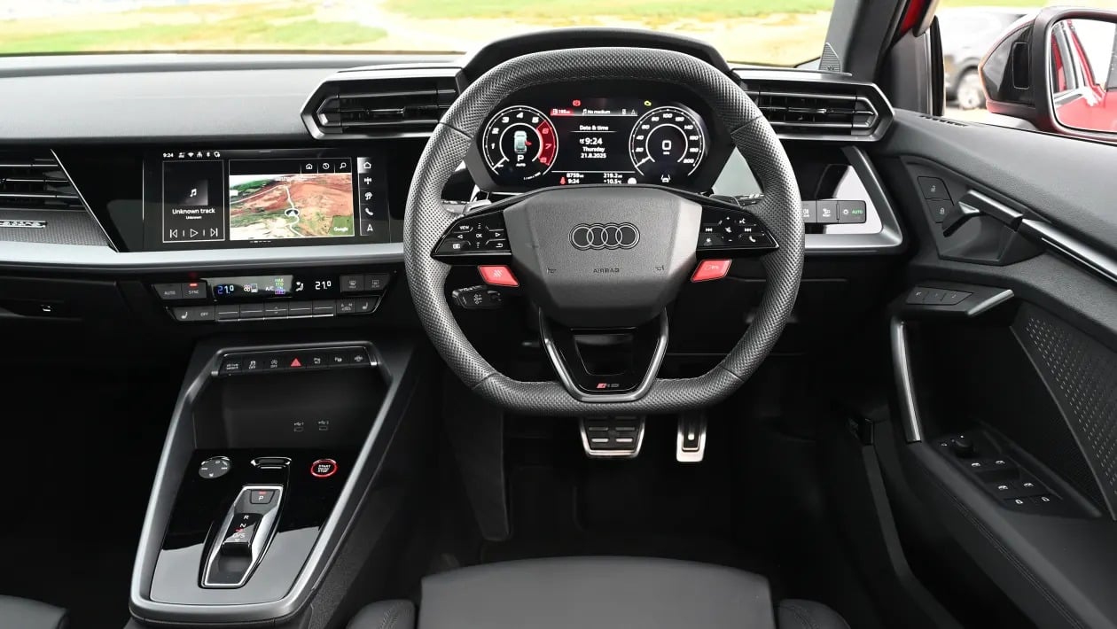 Honda Civic Type R Ultimate Edition vs Audi RS 3: Ποιο είναι το απόλυτο hot hatch;