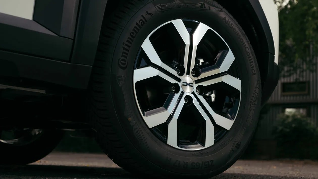 Νέο Dacia Duster Cargo: Το «θηρίο» που γίνεται van με υβριδική δύναμη και χαμηλή τιμή!