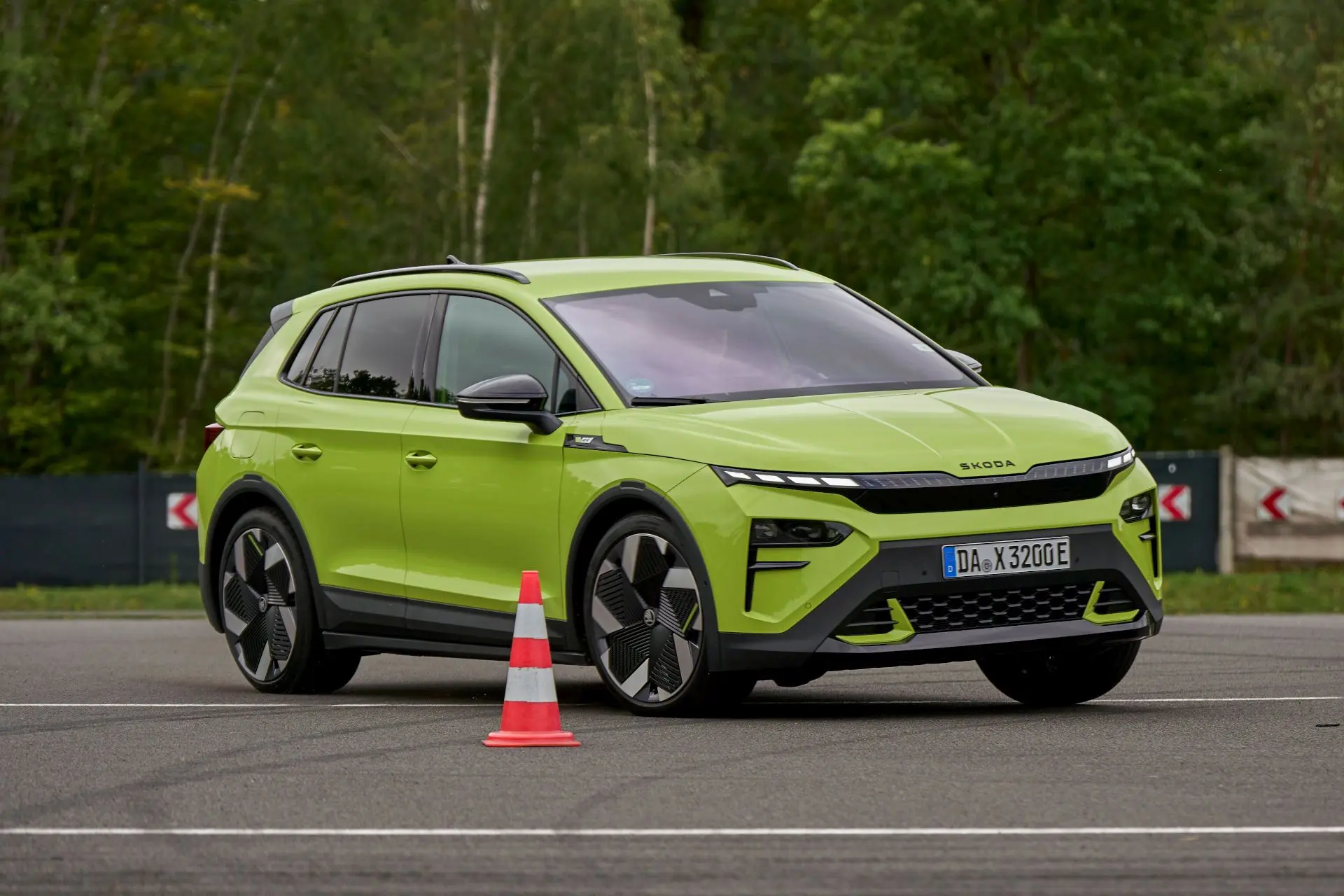 Νέα Skoda Enyaq και Elroq RS: Ηλεκτρική δύναμη 340 ίππων με αυτονομία έως 560 χλμ.