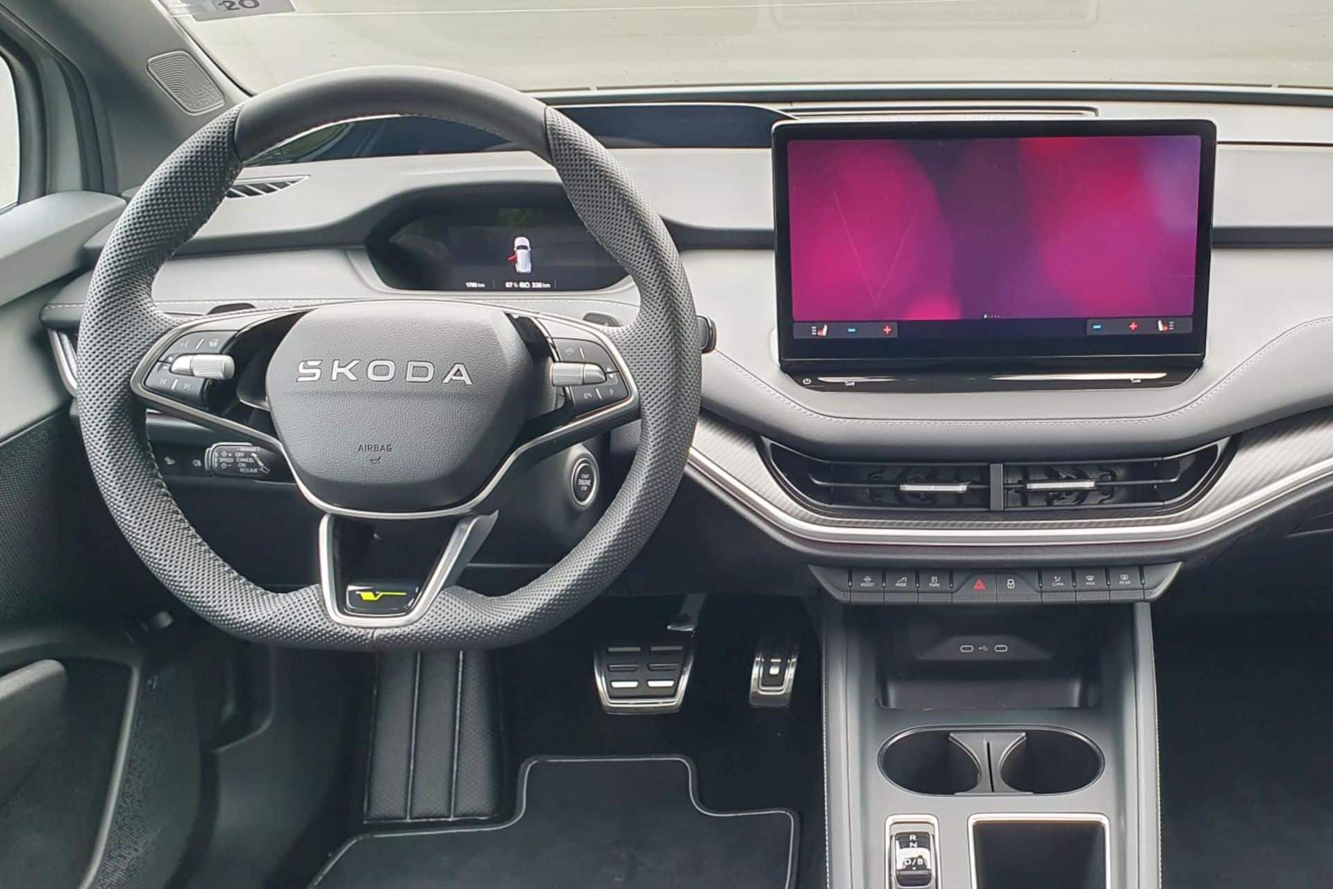 Νέα Skoda Enyaq και Elroq RS: Ηλεκτρική δύναμη 340 ίππων με αυτονομία έως 560 χλμ.