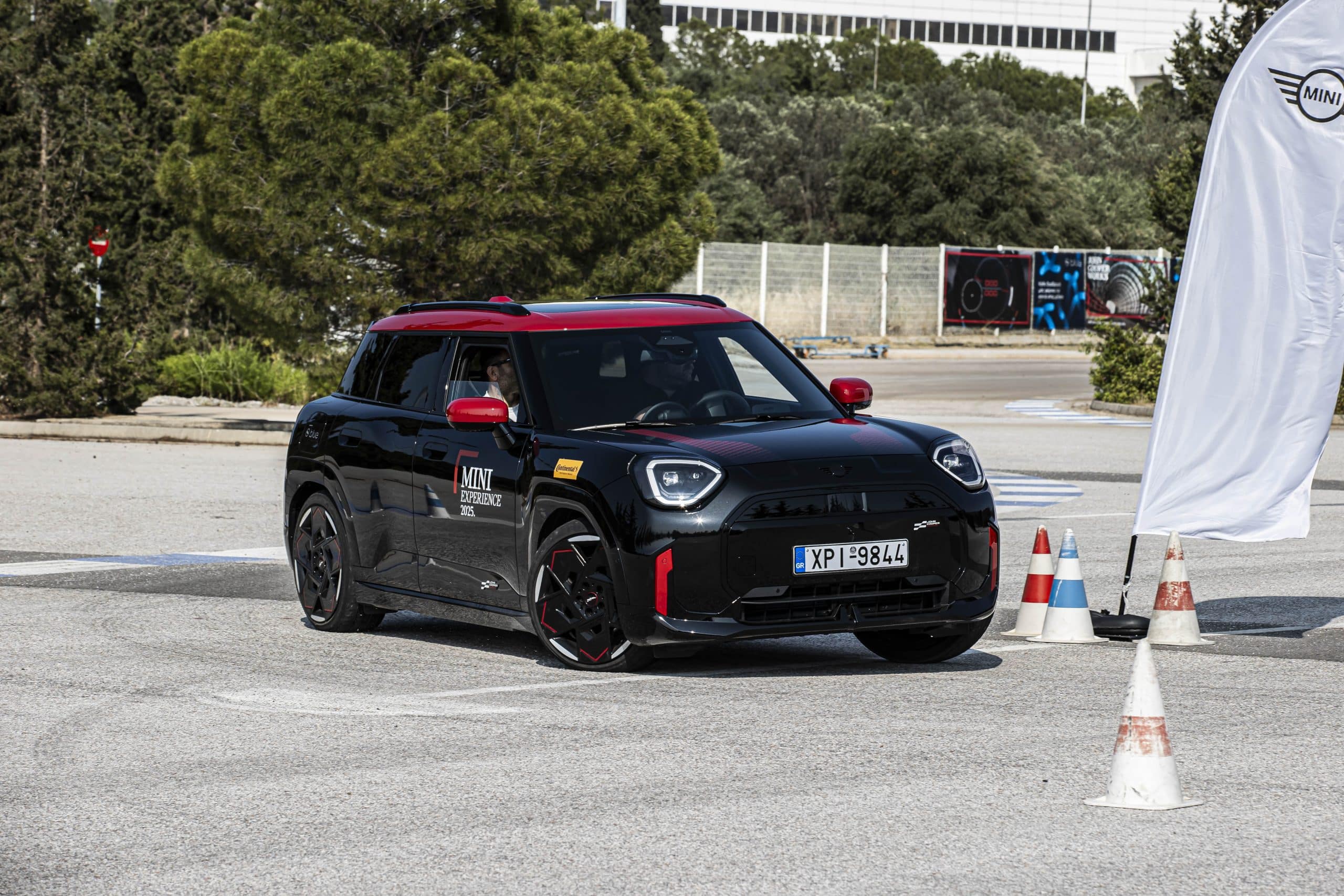 Η Tesla σε κρίση: Τα νέα ηλεκτρικά μοντέλα ανατρέπουν την αγορά στην Ευρώπη