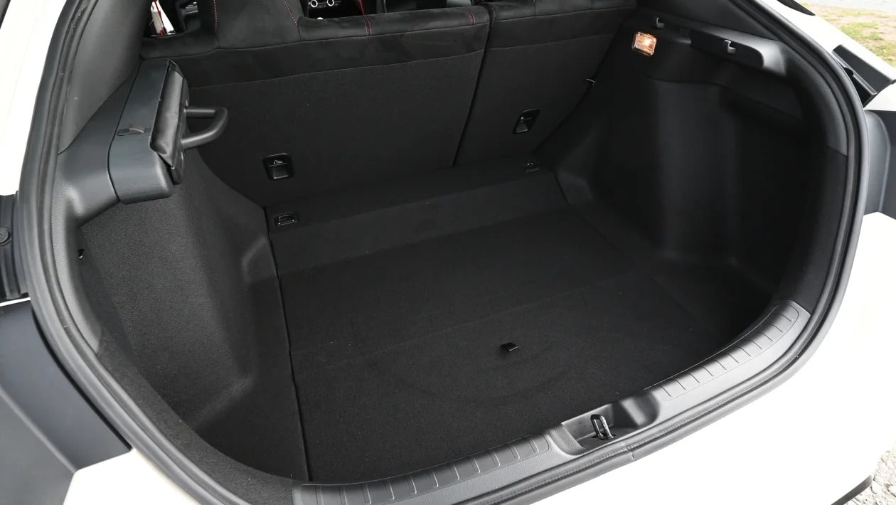 Honda Civic Type R Ultimate Edition vs Audi RS 3: Ποιο είναι το απόλυτο hot hatch;