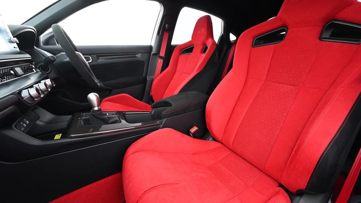 Honda Civic Type R Ultimate Edition vs Audi RS 3: Ποιο είναι το απόλυτο hot hatch;