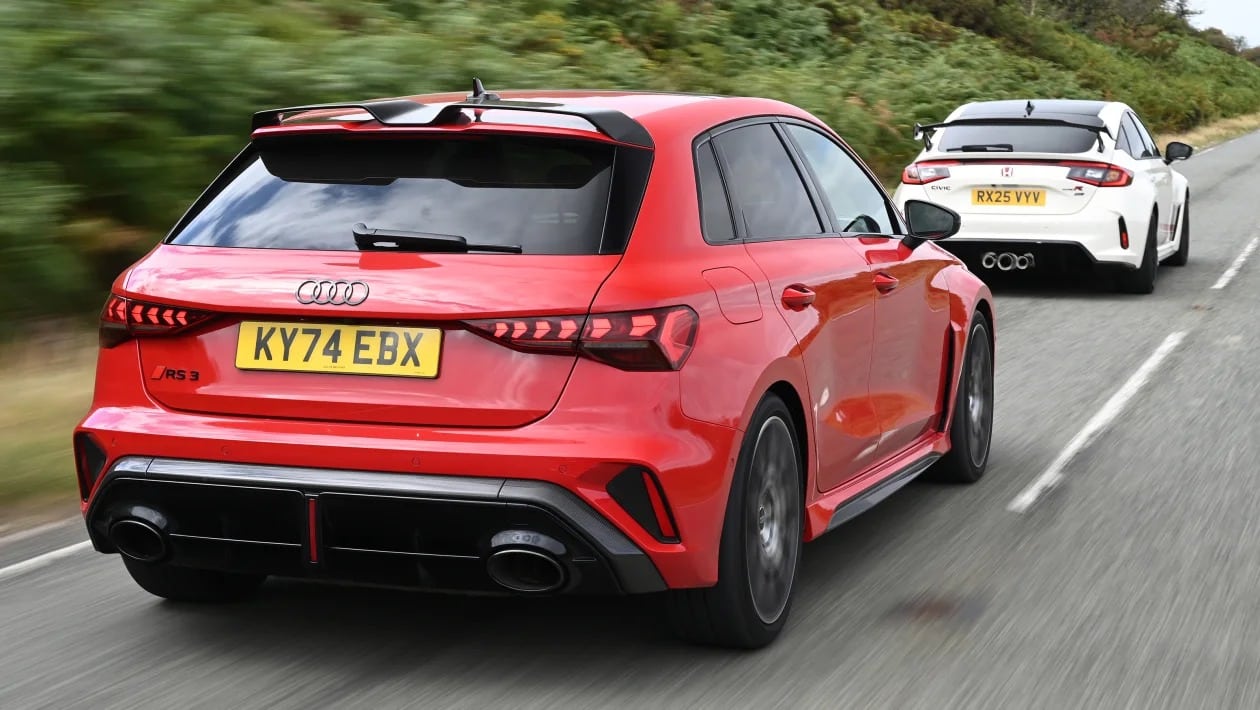 Honda Civic Type R Ultimate Edition vs Audi RS 3: Ποιο είναι το απόλυτο hot hatch;