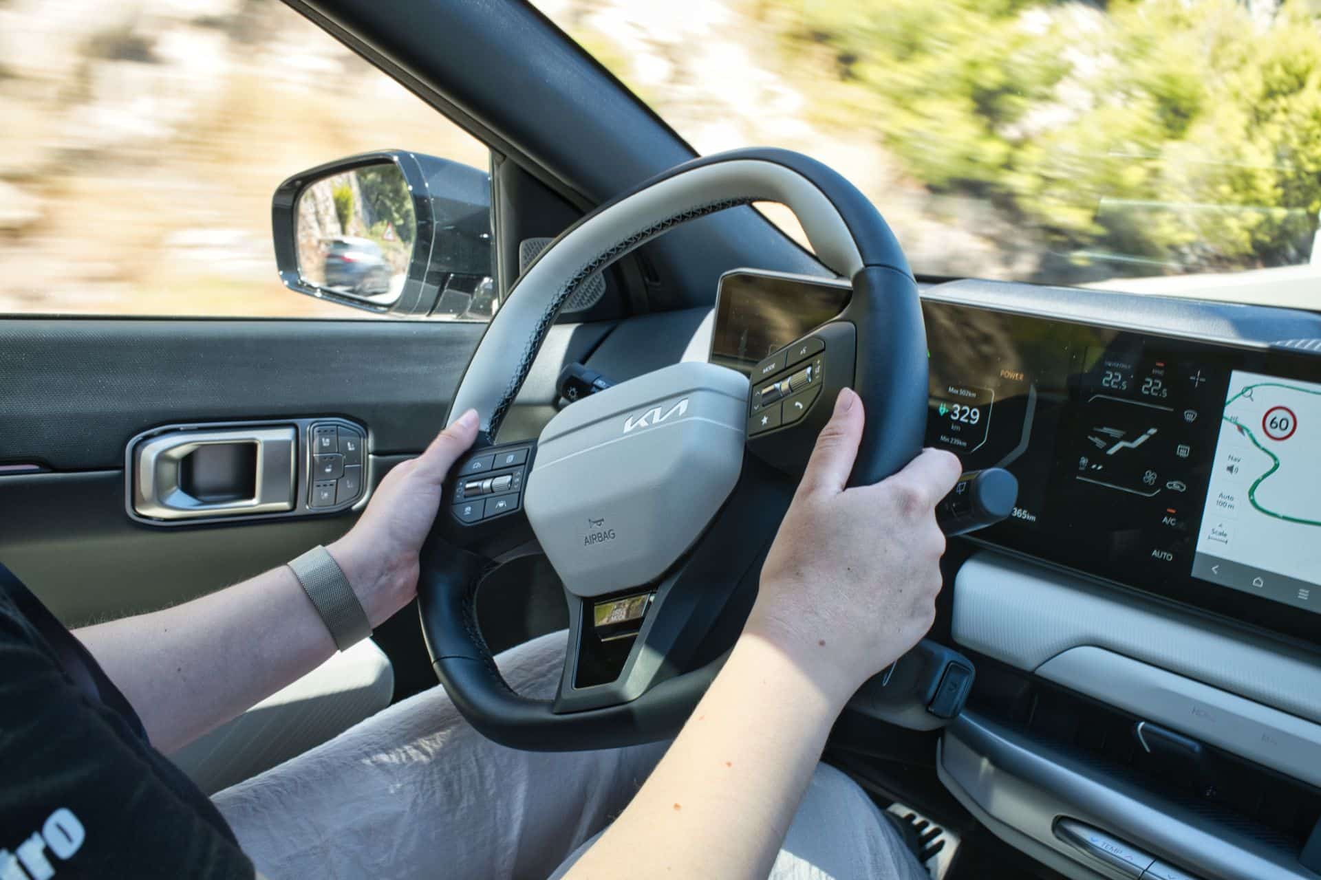 Οδηγώντας το νέο Kia EV4 στην Ισπανία - Εντυπώσεις, εκδόσεις και τιμές