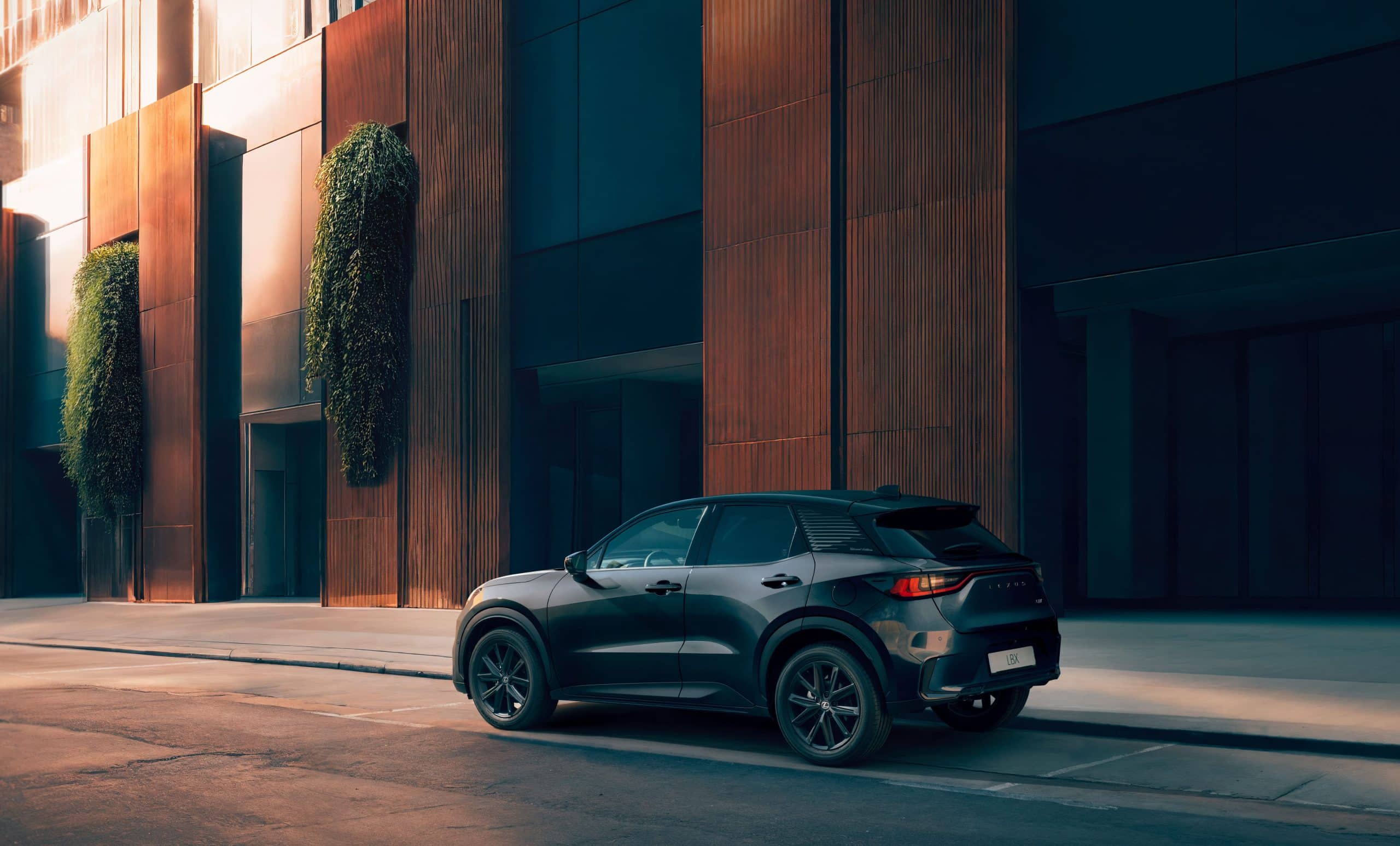 Το Lexus LBX προσφέρει περισσότερες επιλογές και στυλ με τη νέα vibrant edition