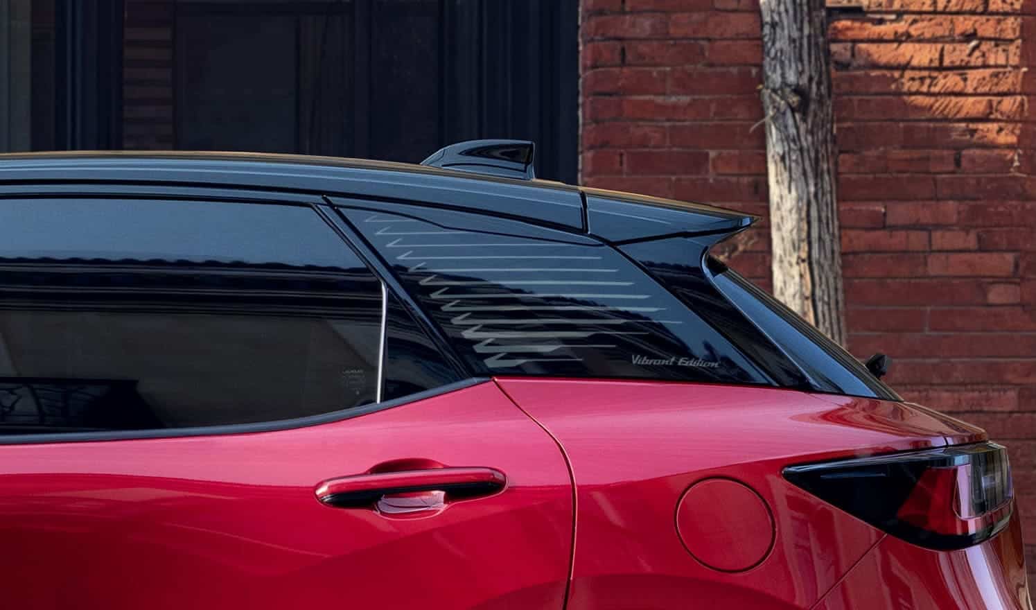 Το Lexus LBX προσφέρει περισσότερες επιλογές και στυλ με τη νέα vibrant edition