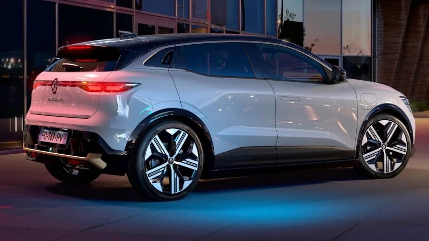 «Ψήνεται» το νέο Renault Megane E-Tech