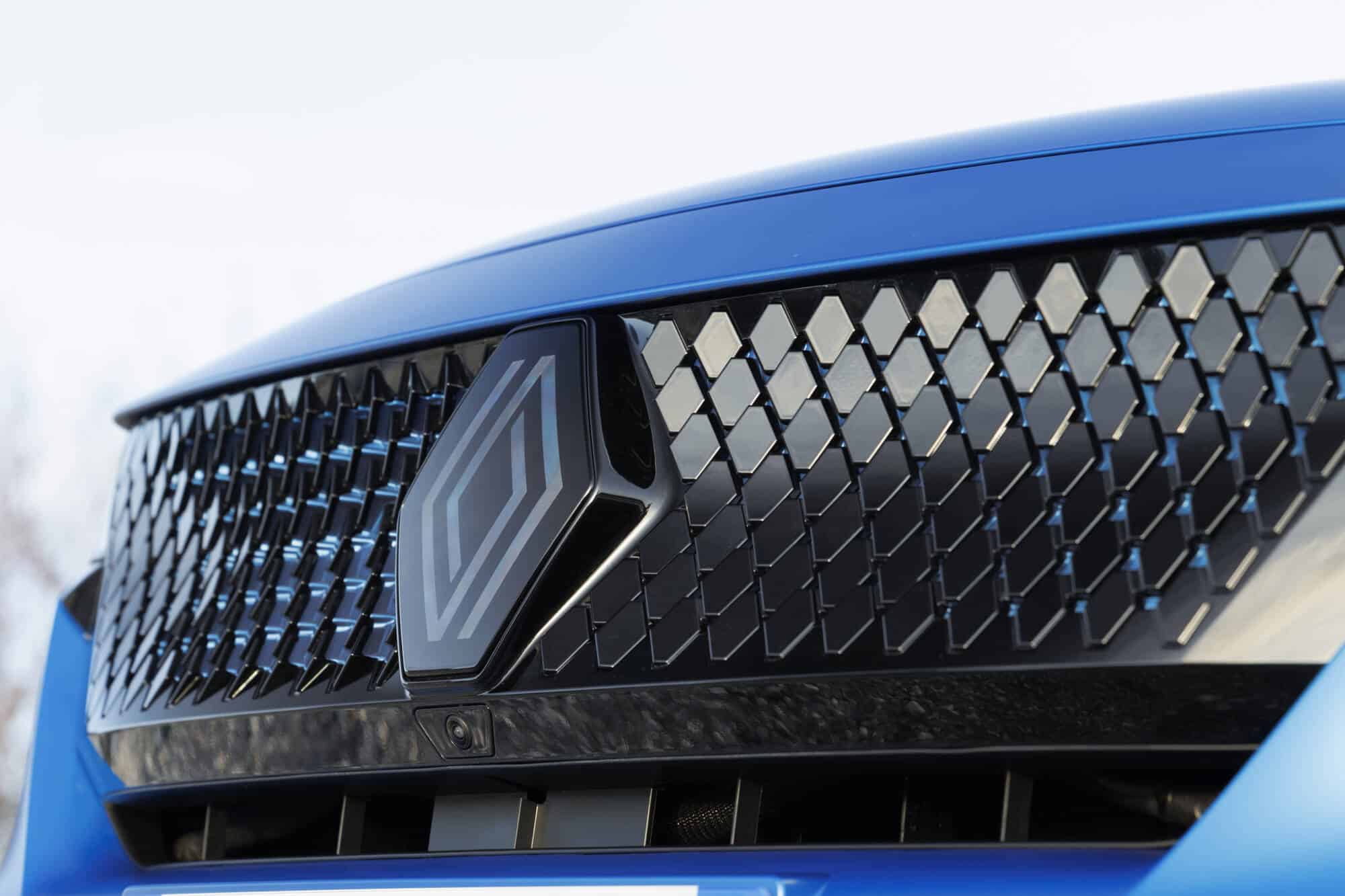 Renault Rafale E-Tech: Η νέα PHEV ναυαρχίδα με 300 άλογα και τετρακίνηση