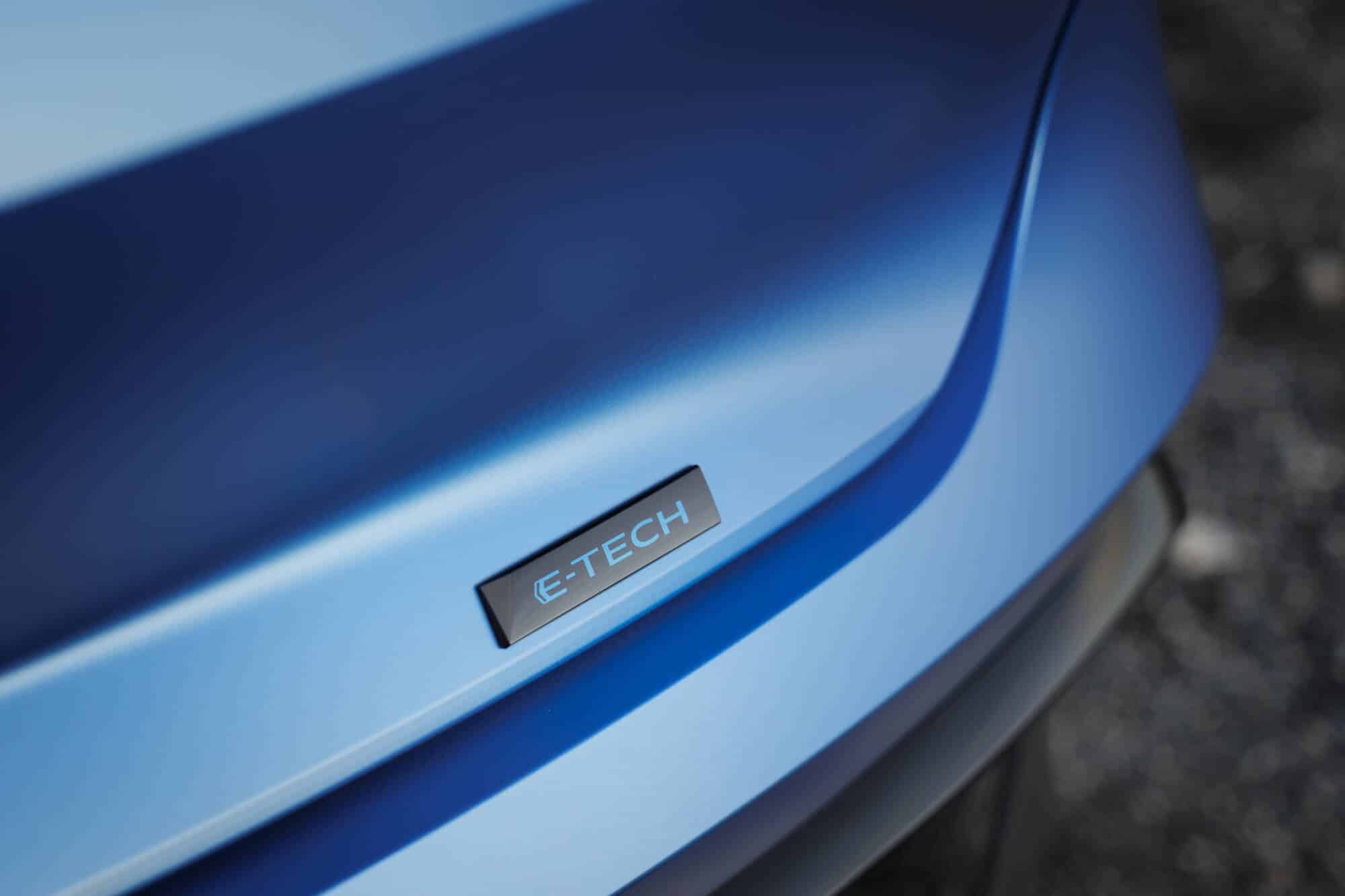 Renault Rafale E-Tech: Η νέα PHEV ναυαρχίδα με 300 άλογα και τετρακίνηση