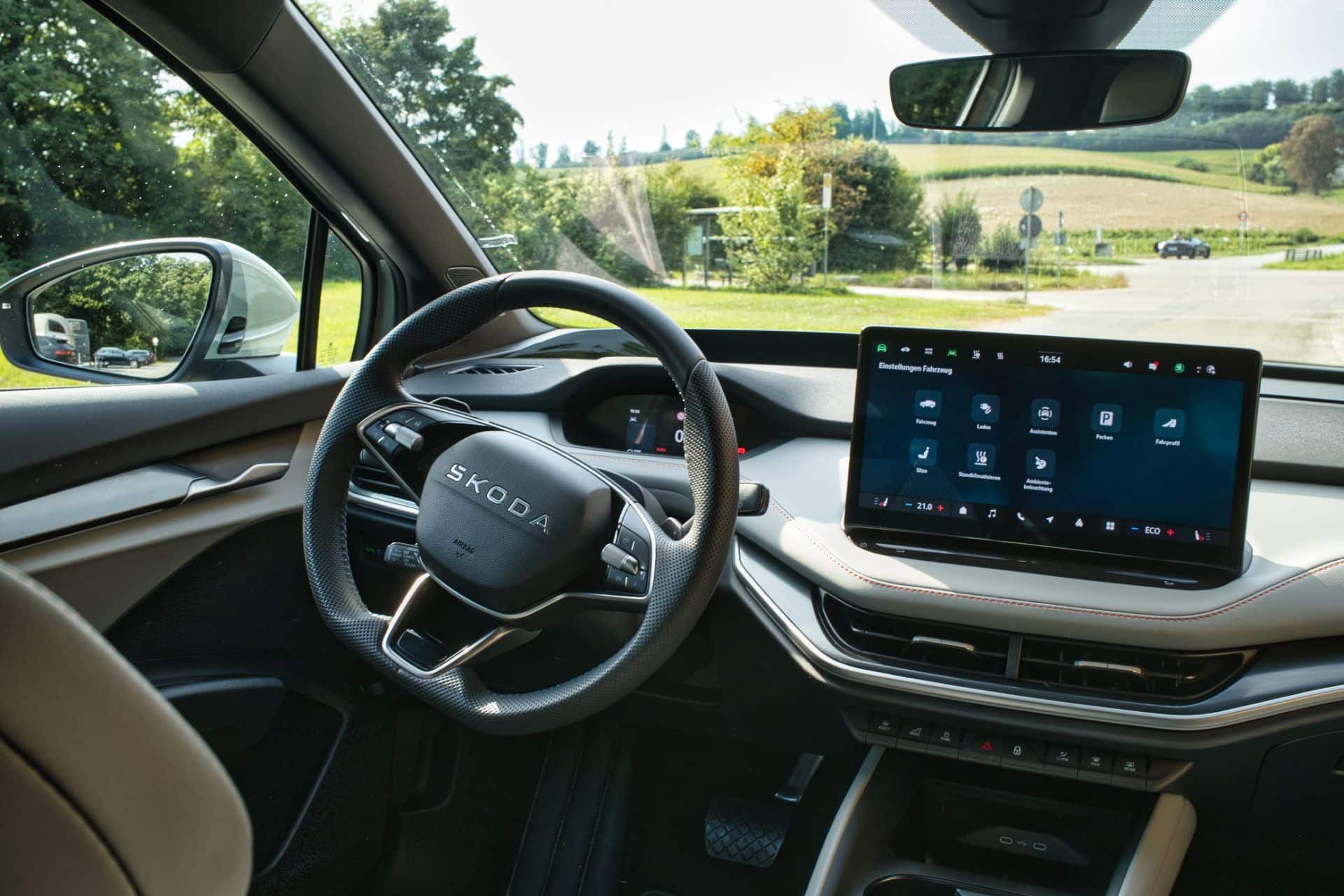 Οδηγώντας το Skoda Elroq 85 - Τεχνολογία, αυτονομία και πρακτικότητα σε ένα ηλεκτρικό SUV