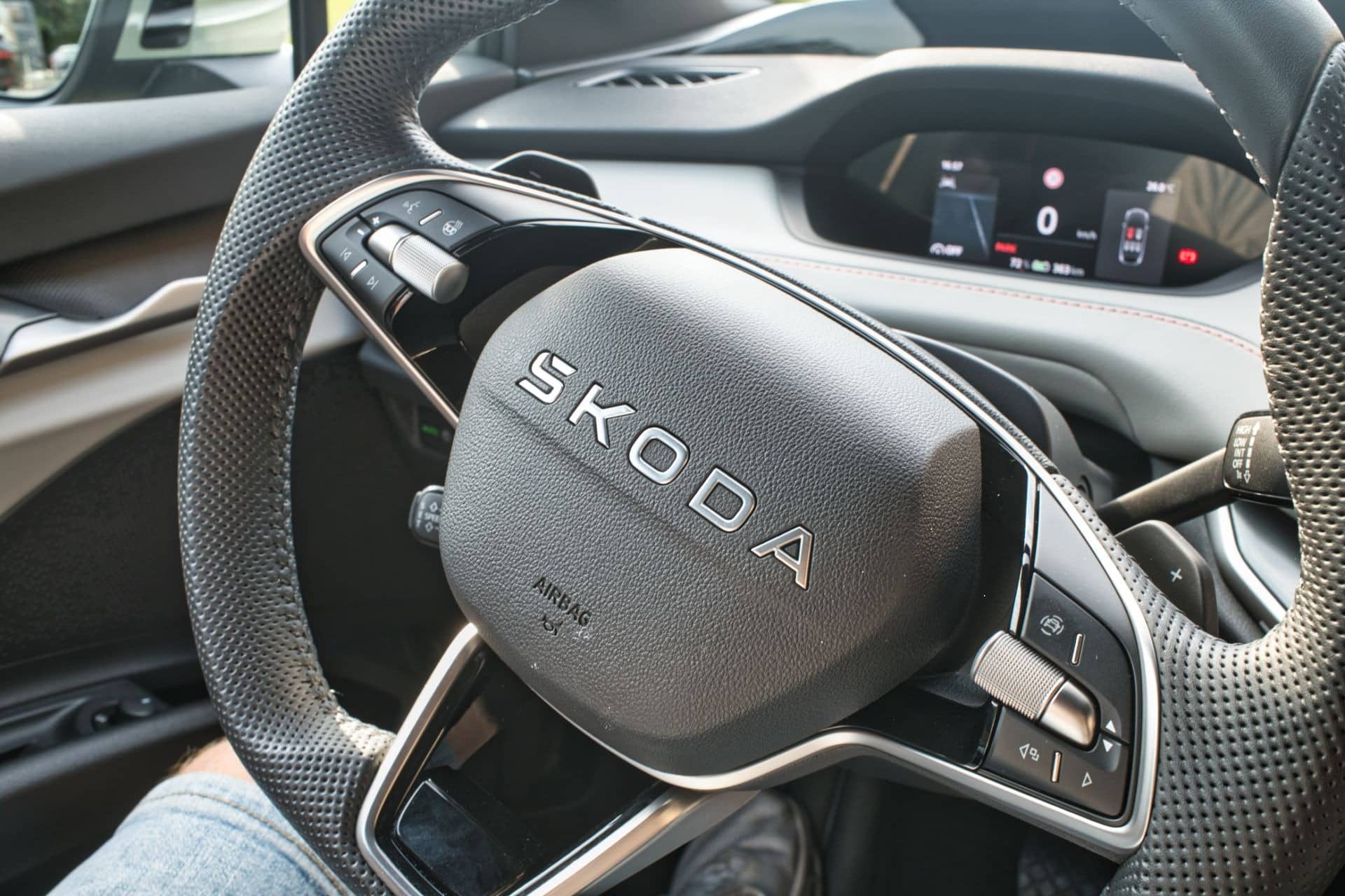 Οδηγώντας το Skoda Elroq 85 - Τεχνολογία, αυτονομία και πρακτικότητα σε ένα ηλεκτρικό SUV