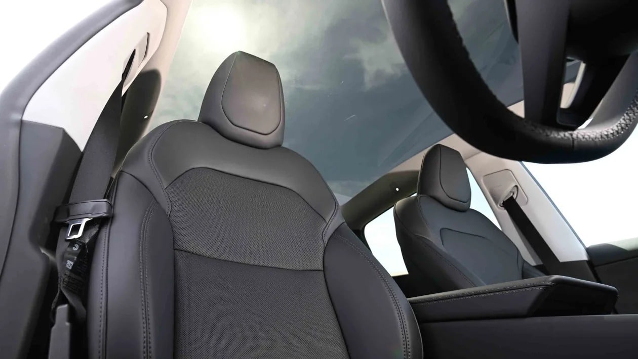 Οδηγώντας το νέο Tesla Model Y: Το απόλυτο ηλεκτρικό SUV που «κλέβει» τις εντυπώσεις