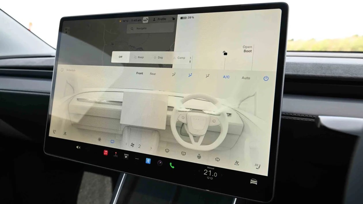 Οδηγώντας το νέο Tesla Model Y: Το απόλυτο ηλεκτρικό SUV που «κλέβει» τις εντυπώσεις