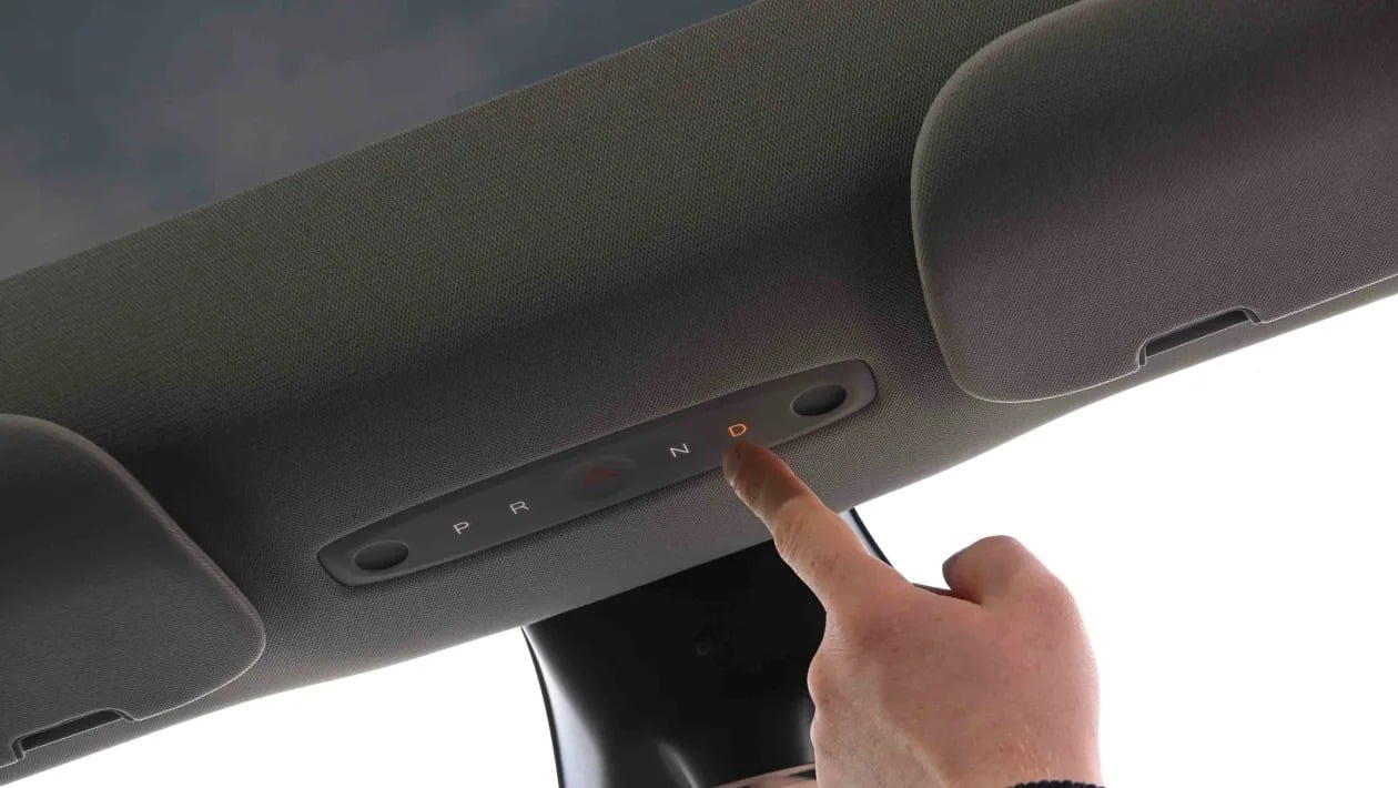 Οδηγώντας το νέο Tesla Model Y: Το απόλυτο ηλεκτρικό SUV που «κλέβει» τις εντυπώσεις