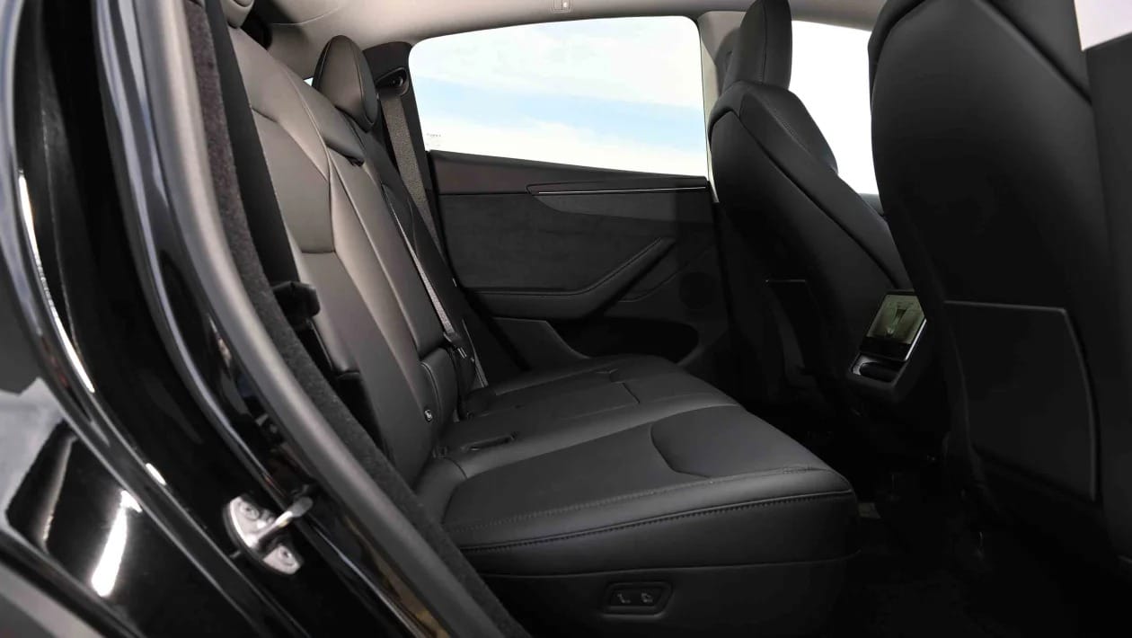 Οδηγώντας το νέο Tesla Model Y: Το απόλυτο ηλεκτρικό SUV που «κλέβει» τις εντυπώσεις