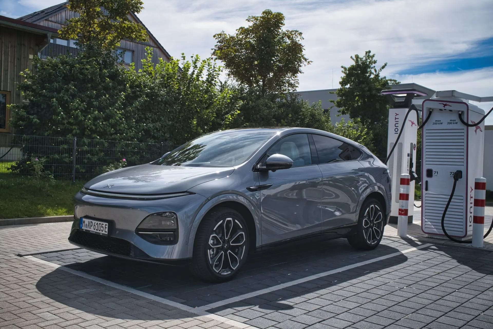 Οδηγώντας το νέο Xpeng G6 Performance στο Μόναχο - Φόρτιση ένα χιλιόμετρο αυτονομίας ανά δευτερόλεπτο