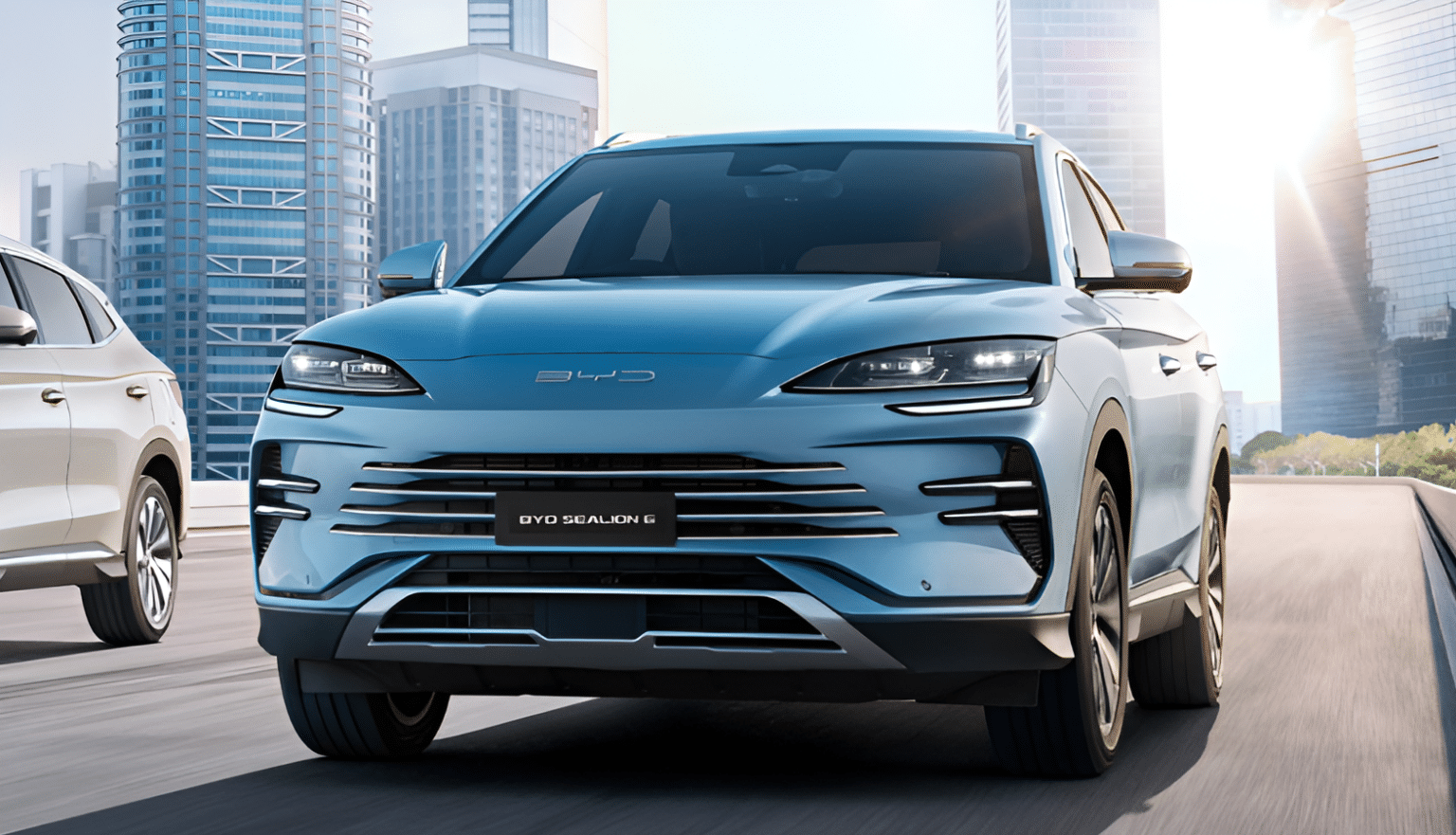 Η BYD «εισβάλλει» στην Ιαπωνία με το νέο PHEV Sealion 6, απειλώντας Toyota και Mitsubishi