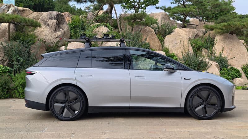 Li Auto i6: Το νέο ηλεκτρικό crossover με αυτονομία 720 χλμ. που ρίχνει το «γάντι» στο Tesla Model Y