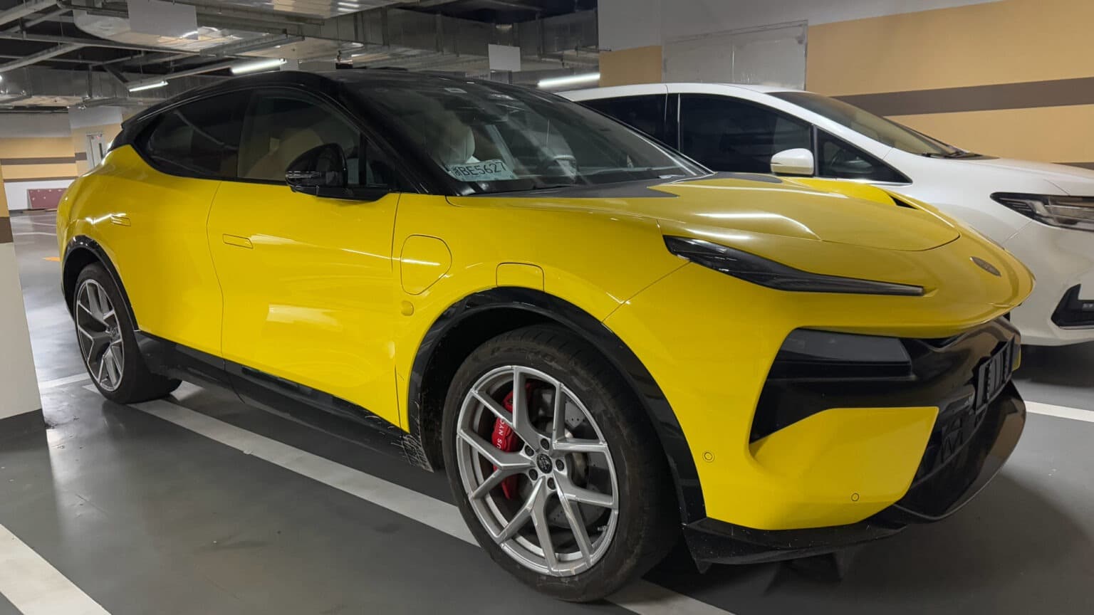 «Έσκασε μύτη» στη Κίνα το νέο PHEV Lotus Eletre με αυτονομία 1.100 χλμ